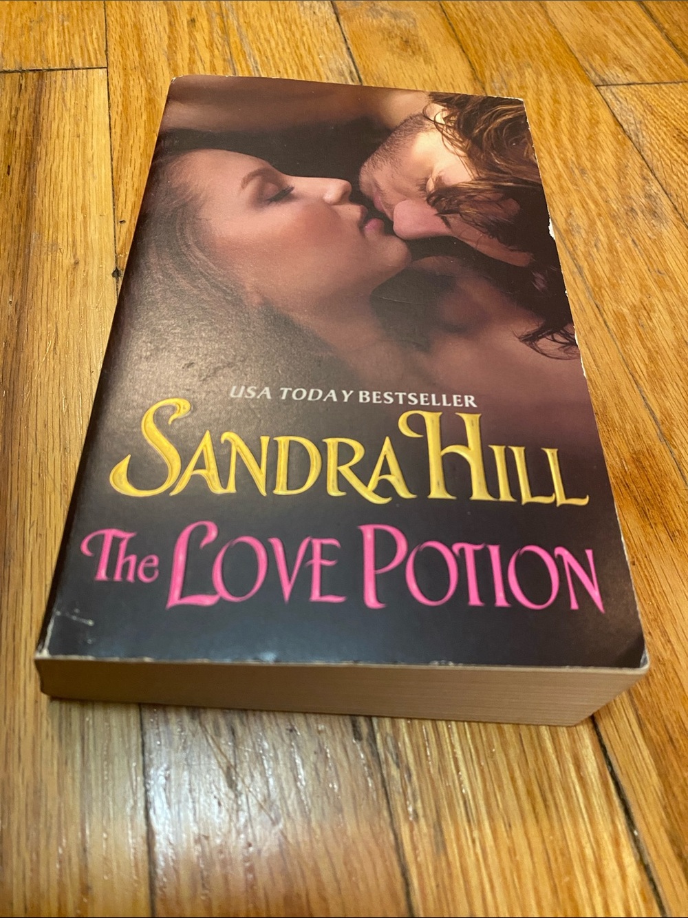 Sandra Hill - The Love Potion - Paperback Edition